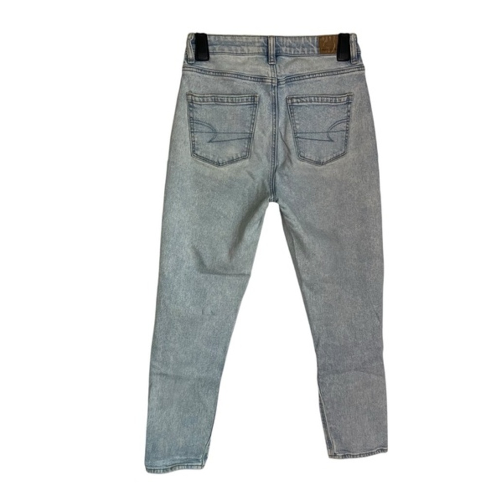 AEO Strigid Mom Jeans Size 0 Short Light Wash